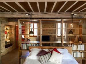 Villas Exceptional Valbonne Village Historical House : photos des chambres