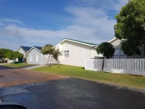 Pearly Waves - Viljoenshof