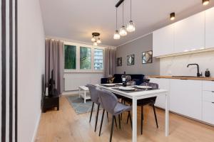 Beautiful Two-Bedroom Apartment Warsaw Bielany by Noclegi Renters