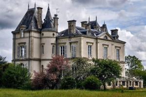 24 heures du Mans. Château aux portes du circuit