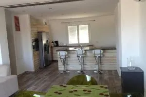 Ghisonaccia, F4 de charme - Migliacciaro