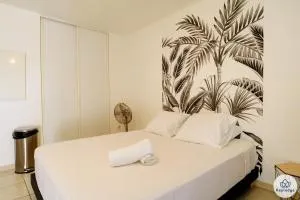 T1 - Rive Gauche 2 étoiles - proche centre Saint-Denis - La Montagne