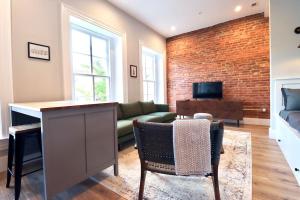 The Franklin Suite at Prince Street Inn