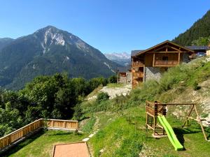Chalets Chalet des Trappeurs Coeur Vanoise 15 persons : photos des chambres