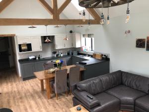 Luxury Barn & Hot Tub at Escape to the Stables