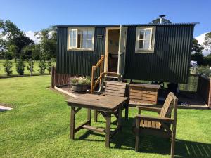 The Hawthorn Shepherds Hut