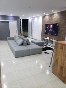 Casa com piscina e churrasqueira em Massaguaçu SP