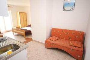 Studio with Balcony and Sea View room in Apartments with a parking space Duce Omis - 7532