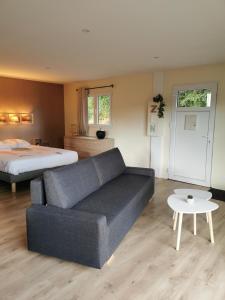 Maison-Gîte "au bord de loust "avec jacuzzi