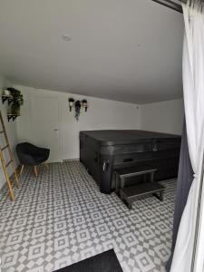 Maison-Gîte "au bord de loust "avec jacuzzi