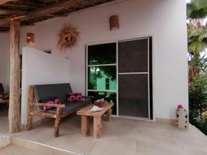 Tamaru House Bungalow with Patio