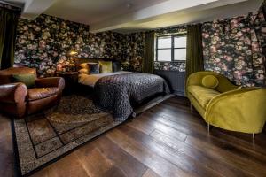 King Room with Spa Bath room in The Queen's Arms