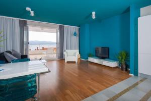 Superior Two-Bedroom Apartment with Sea View room in Apartments and Rooms Azzurra