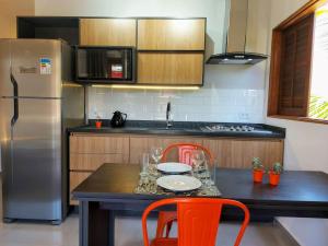 Cedro - Flat recém inaugurado, 50mts da Praia, Churr, Piscina, WiFi eficiente, Netflix