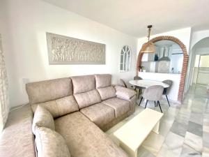 Aguamarina Frontline Beach, Direct Sea Views POOL - EaW Homes