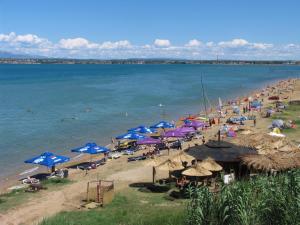 Apartment in Nin with loggia, air conditioning, WiFi, washing machine 4986-1 