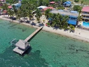 Parrot Cove Lodge - Middle Cay