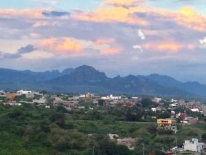 CASA PRIVADA CON ALBERCA VOLADA