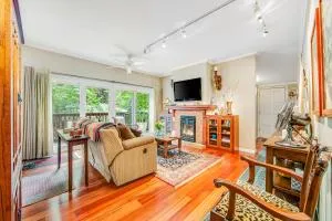 Creek House - Monte Rio