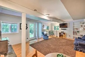 Walk to Trails Creekside Roan Mountain Cabin - Hampton