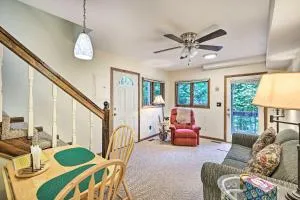 Cozy Roan Mountain Cabin with Private Balcony! - Hampton