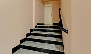 Guru Comfort, 100 m from Apollo Hospital