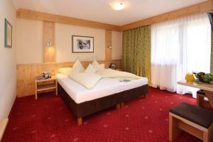 Double Room with Balcony room in Hotel Appart Peter