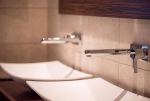 Hotels Best Western Premier Le Patio des Artistes Wellness Jacuzzi : photos des chambres