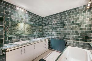 Villas Villa de 5 chambres avec piscine privee jardin clos et wifi a Uchaux : photos des chambres
