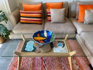 Stylish Art Apartment with Canal