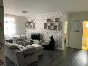 Stefanos Apartament - Unguraş