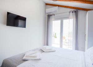 Villa Josip with seaview and heated pool - by TA Leut Agency