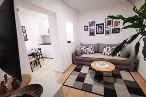 BRAND NEW place in heart of Zagreb, big terrace 