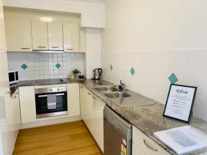 Steps From The Beach 3br Apt FREE Wifi,Pool,Parking,Smart TV