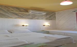 Very Spacious and Well Equipped Room near the Sea