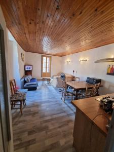 Appartements En Provence a MOLLANS : photos des chambres