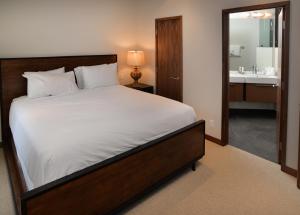 Village Inn Plaza #32 Condo