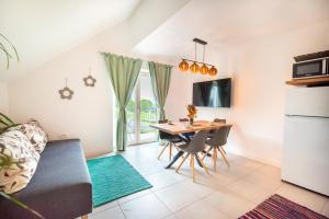 Apple tree apartment 