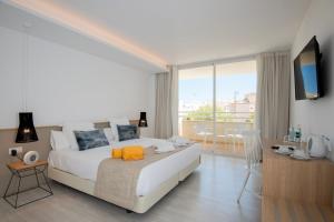 Suite room in Globales Cala Bona Suites
