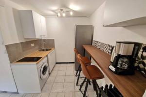 Appartements GregBnb-com - T2 Design 42m2 - Toulon Est - Wifi Fibre - n5 : photos des chambres