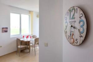 Sea View 1 Bed Apartment with stunning ocean views