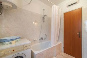 Apartment Piruzi