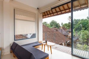Contemporary Artisanal Studio Apartment in Ubud