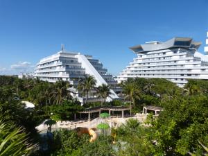 State of the Art Condos en la mejor Playa de Cancun frente a PLAZA LA ISLA
