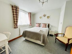 Somers 4 bed House off road parking pet friendly