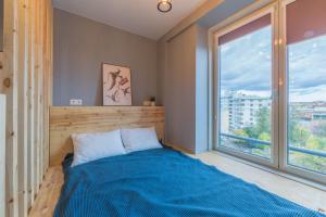 InHome24 Шикарные апартаменты с панорамным окном в Москве