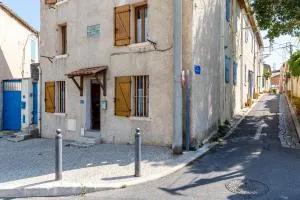 THE CREW HOUSE LA CIOTAT - Maison de pêcheur en triplex 3 chambres et box privatif au dessus du Vieux Port - La Ciotat