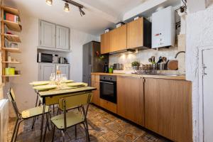 THE CREW HOUSE LA CIOTAT - Maison de pêcheur en triplex 3 chambres et box privatif au dessus du Vieux Port