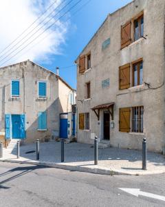 Appartements THE CREW HOUSE LA CIOTAT - Maison de pecheur en triplex 3 chambres et box privatif au dessus du Vieux Port : photos des chambres
