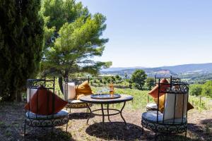 Maisons de vacances LODGES PARK CASTELLET PROVENCE - Gites dans les vignes AOC Bandol a 15 min des plages et du Circuit Paul Ricard F1 : photos des chambres